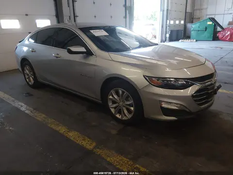 1G1ZD5ST4LF075570 — 2020 Chevrolet Malibu FWD LT, Передняя часть (Front & Rear), фото до ремонта