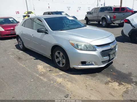1G11B5SL0FF137568 — 2015 Chevrolet Malibu LS, Задняя часть (Rear), фото до ремонта