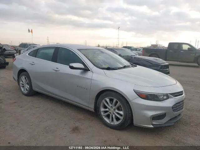 1G1ZE5ST8HF141543 — 2017 Chevrolet Malibu LT, Передняя часть слева (Left Front), фото до ремонта