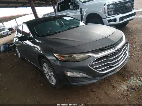 1G1ZD5ST4KF182603 — 2019 Chevrolet Malibu LT, Left & Right Side, фото до ремонта