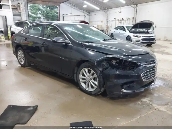 1G1ZE5ST5GF342430 — 2016 Chevrolet Malibu, Передняя часть справа (Right Front), фото до ремонта