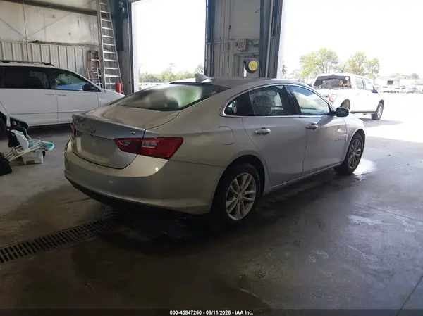 1G1ZE5ST5HF205909 — 2017 Chevrolet Malibu, фото 4 с аукциона IAAI 28.09.2026, Естественный износ