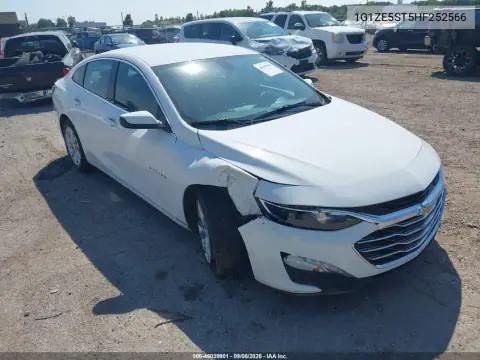 1G1ZE5ST5HF252566 — 2017 Chevrolet Malibu, Передняя часть, фото до ремонта