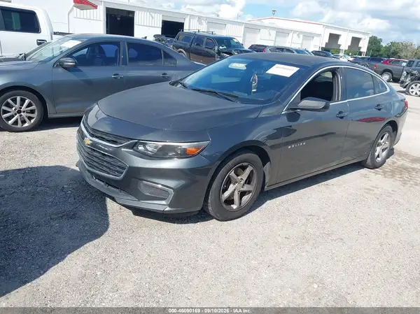 1G1ZB5ST1HF155843 — 2017 Chevrolet Malibu, фото 2 с аукциона IAAI 14.10.2026, Естественный износ