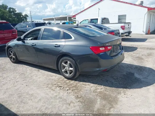 1G1ZB5ST1HF155843 — 2017 Chevrolet Malibu, фото 3 с аукциона IAAI 14.10.2026, Естественный износ