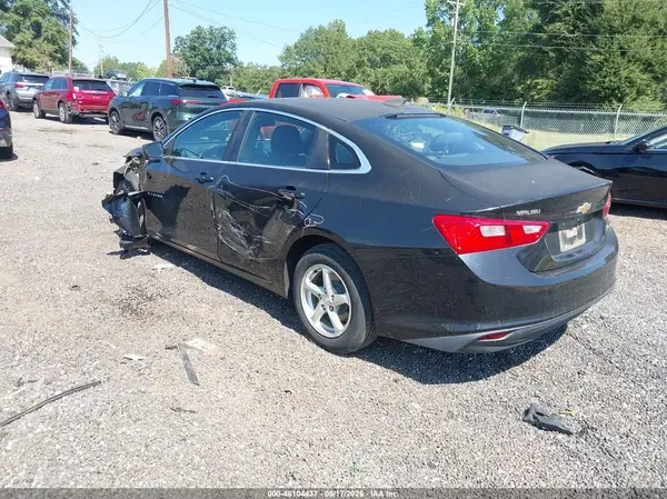 1G1ZB5ST1HF266599 — 2017 Chevrolet Malibu, фото 3 с аукциона IAAI 11.10.2026, Передняя часть