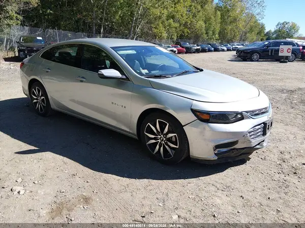 1G1ZE5STXHF277253 — 2017 Chevrolet Malibu, Передняя часть справа (Right Front), фото до ремонта