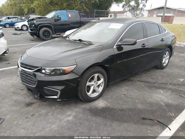 1G1ZB5ST6HF195092 — 2017 Chevrolet Malibu, фото 2 с аукциона IAAI, Передняя часть