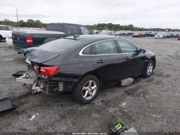 1G1ZB5ST8HF255602 — 2017 Chevrolet Malibu, фото 4 с аукциона IAAI 05.10.2026, Задняя часть