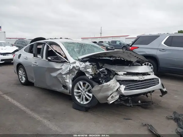 1G1ZE5ST2HF199079 — 2017 Chevrolet Malibu, Передняя часть (Front End), фото до ремонта