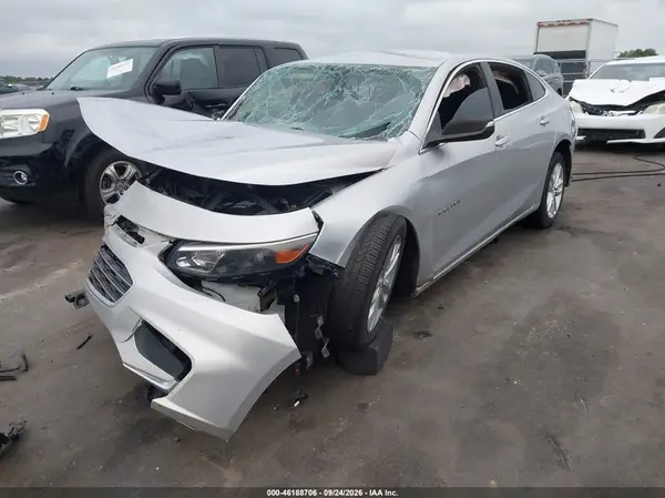 1G1ZE5ST2HF199079 — 2017 Chevrolet Malibu, фото 2 с аукциона IAAI, Передняя часть