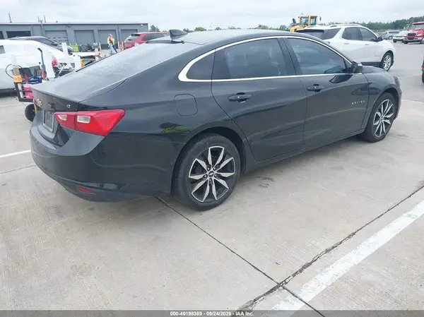1G1ZE5ST7HF282037 — 2017 Chevrolet Malibu, фото 4 с аукциона IAAI, Левый бок