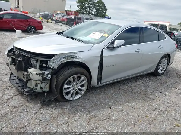 1G1ZE5ST3HF181366 — 2017 Chevrolet Malibu, фото 2 с аукциона IAAI, Передняя часть