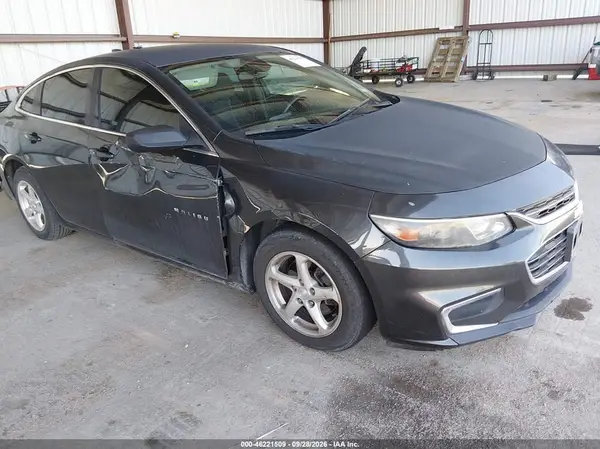 1G1ZB5ST8HF181047 — 2017 Chevrolet Malibu, Левый бок (Left Side), фото до ремонта