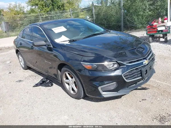 1G1ZB5ST0HF130173 — 2017 Chevrolet Malibu, REPOSSESSION, фото до ремонта