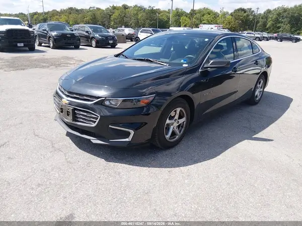 1G1ZC5ST5JF156397 — 2018 Chevrolet Malibu, фото 2 с аукциона IAAI 05.10.2026, Естественный износ