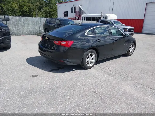 1G1ZC5ST5JF156397 — 2018 Chevrolet Malibu, фото 4 с аукциона IAAI 05.10.2026, Естественный износ