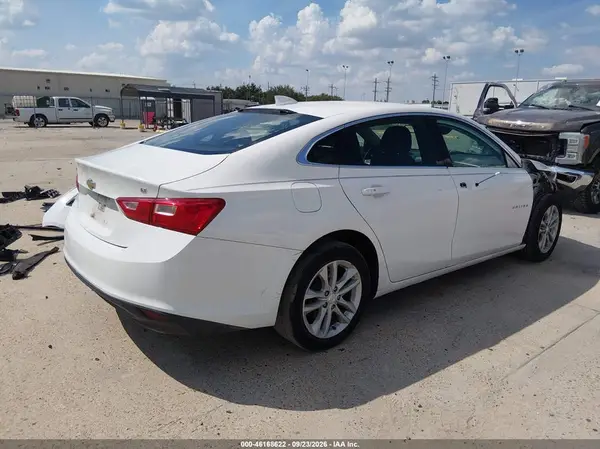 1G1ZD5STXJF232533 — 2018 Chevrolet Malibu, фото 4 с аукциона IAAI, Передняя часть