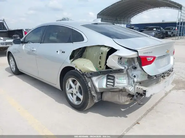 1G1ZD5ST1JF131686 — 2018 Chevrolet Malibu, фото 3 с аукциона IAAI, Задняя часть