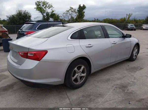 1G1ZB5ST7JF289035 — 2018 Chevrolet Malibu, фото 4 с аукциона IAAI, Естественный износ