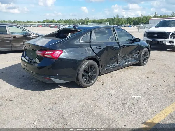 1G1ZD5ST4KF185923 — 2019 Chevrolet Malibu, фото 4 с аукциона IAAI, LEFT & RIGHT SIDE