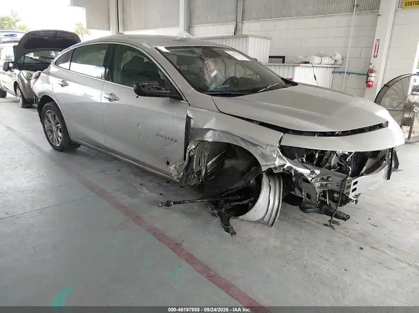 1G1ZD5ST1MF066049 — 2021 Chevrolet Malibu, Передняя и задняя части (Front & Rear), фото до ремонта