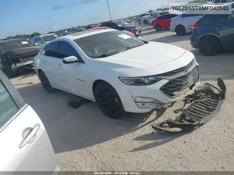 1G1ZD5STXMF042543 — 2021 Chevrolet Malibu, Передняя часть, фото до ремонта