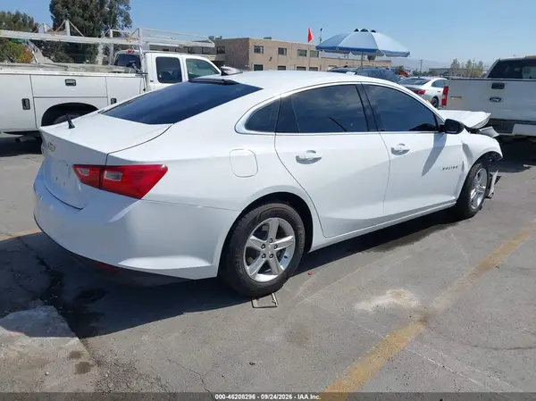 1G1ZB5ST1NF196307 — 2022 Chevrolet Malibu, фото 4 с аукциона IAAI, Естественный износ