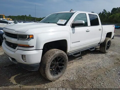 2018 Chevrolet Silverado 1500 2lt VIN 3GCUKRECXJG586822 фото 2