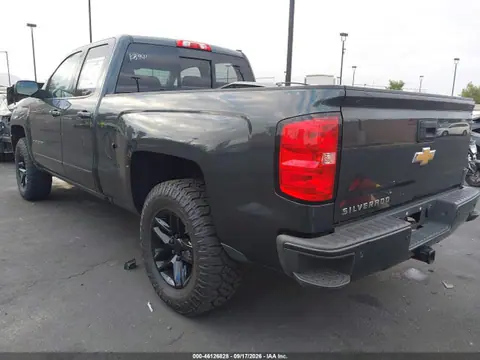 2018 Chevrolet Silverado 1500 2lt VIN 1GCVKREC7JZ261677 фото 3