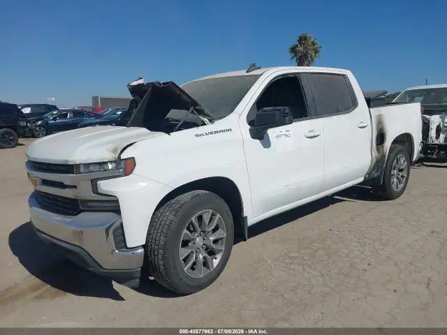 1GCPWCEDXLZ131737 — 2020 Chevrolet Silverado 1500 2WD Short Bed LT, фото 2 с аукциона IAAI 14.10.2026, Пожар двигателя