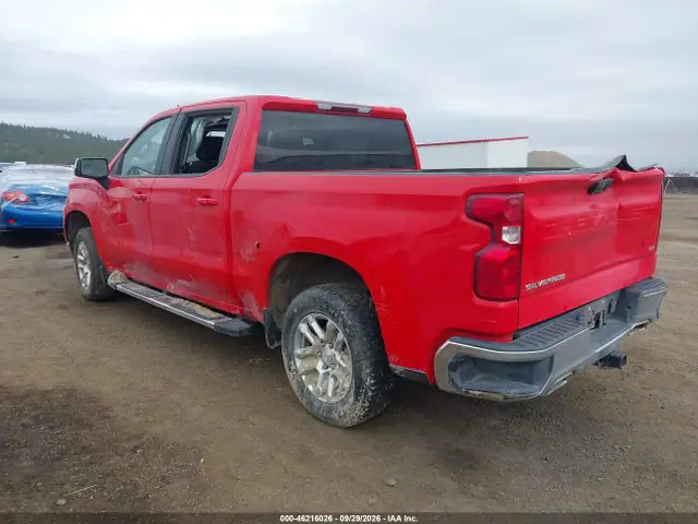 1GCUDDED0NZ568678 — 2022 Chevrolet Silverado 1500 4WD Standard Bed LT, фото 3 с аукциона IAAI 13.10.2026, Передняя и задняя части