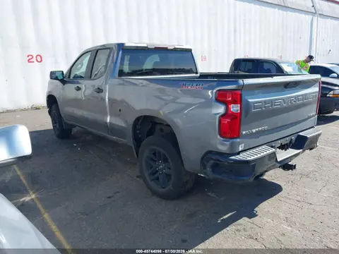 2019 Chevrolet Silverado 1500 Custom Trail Boss VIN 1GCRYCEF6KZ390244 фото 3