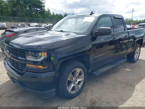 2018 Chevrolet Silverado 1500 Custom VIN 1GCVKPEC2JZ371010 фото 2