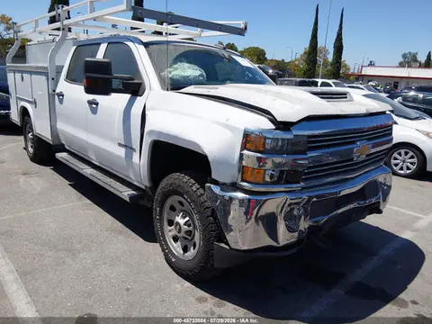 1GB1CUEY2HF210307 — 2017 Chevrolet Silverado 2500HD Wt, Передняя часть (Front End), фото до ремонта