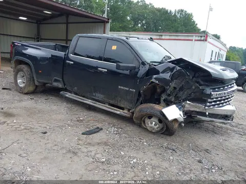 1GC4YUEY4MF131063 — 2021 Chevrolet Silverado 3500HD 4WD Long Bed LTZ, Биологическая или химическая опасность (Biohazard), фото до ремонта