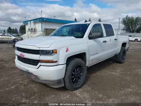 2018 Chevrolet Silverado K1500 Custom VIN 3GCUKPEC9JG617949 фото 2