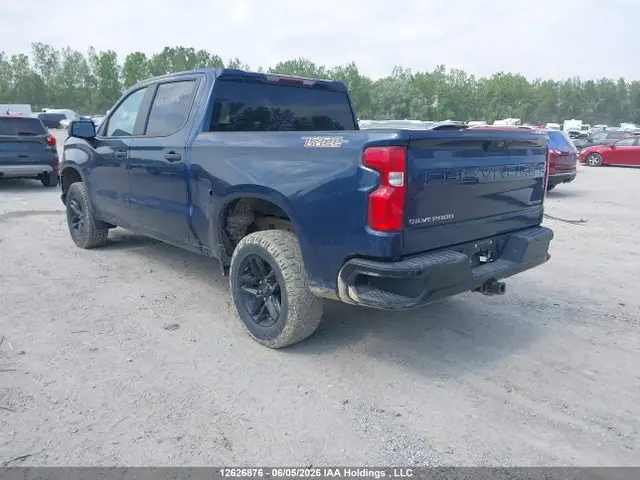 2019 Chevrolet Silverado K1500 Trail Boss Custom VIN 1GCPYCEH8KZ387144 фото 3