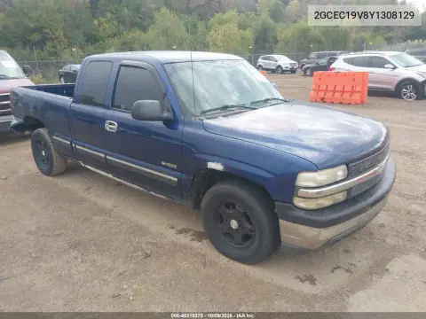 2GCEC19V8Y1308129 — 2000 Chevrolet Silverado, Сзади, фото до ремонта