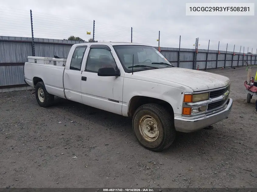 1GCGC29R3YF508281 — 2000 Chevrolet Silverado, фото 2 с аукциона IAAI, Не указано