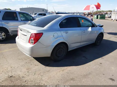 2014 Chevrolet SONIC LS VIN 1G1JB5SH1E4114242 фото 4