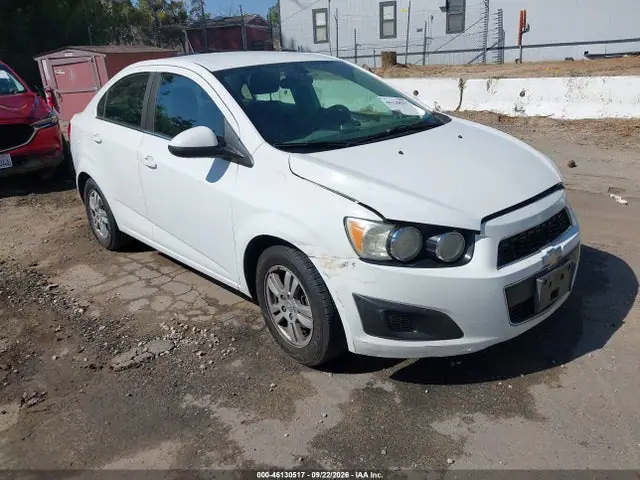 1G1JC5SHXE4199109 — 2014 Chevrolet Sonic LT Auto, Передняя часть слева (Left Front), фото до ремонта