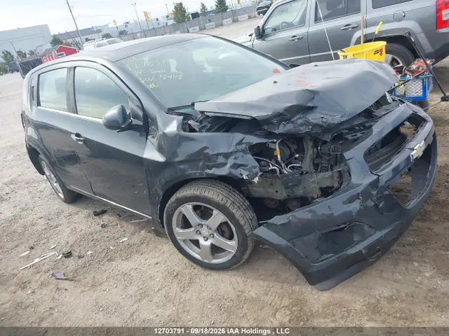 1G1JC6EH0E4184118 — 2014 Chevrolet Sonic LT, Передняя часть (Front), фото до ремонта