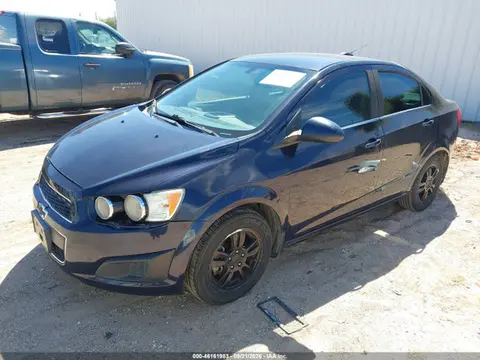 2015 Chevrolet SONIC LT VIN 1G1JC5SH5F4215525 фото 2