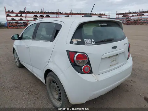 2016 Chevrolet SONIC LT VIN 1G1JC6SBXG4167104 фото 3