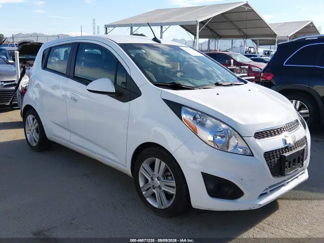 KL8CB6S92EC438555 — 2014 Chevrolet Spark LS Auto, Передняя часть слева (Left Front), фото до ремонта