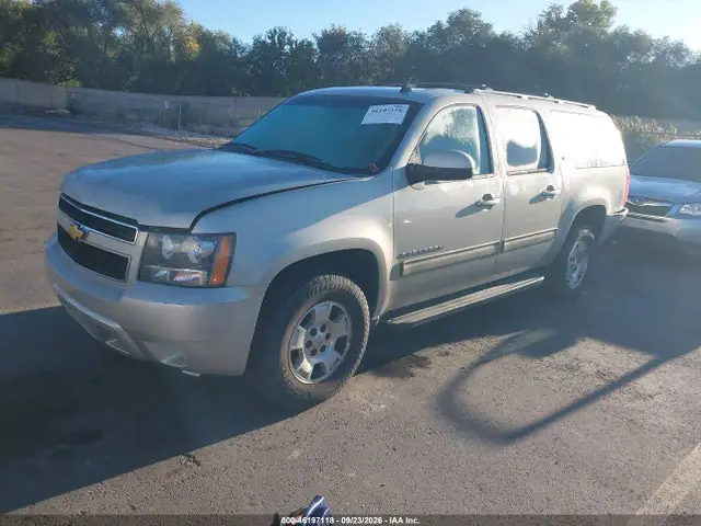 1GNSKJE71ER199259 — 2014 Chevrolet Suburban 1500 LT, фото 2 с аукциона IAAI 01.10.2026, Естественный износ