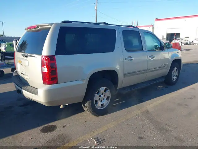 1GNSKJE71ER199259 — 2014 Chevrolet Suburban 1500 LT, фото 4 с аукциона IAAI 01.10.2026, Естественный износ