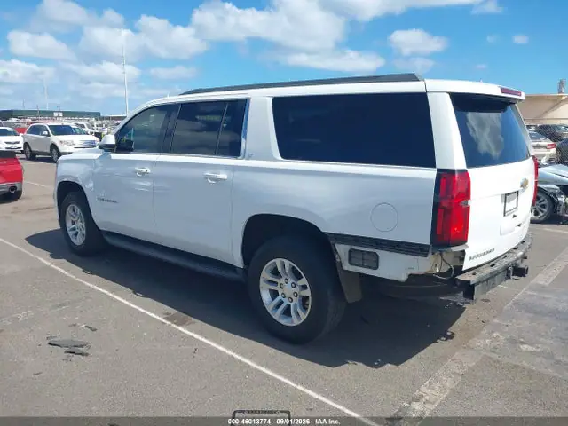 2019 Chevrolet Suburban Lt VIN 1GNSCHKC2KR149389 фото 3