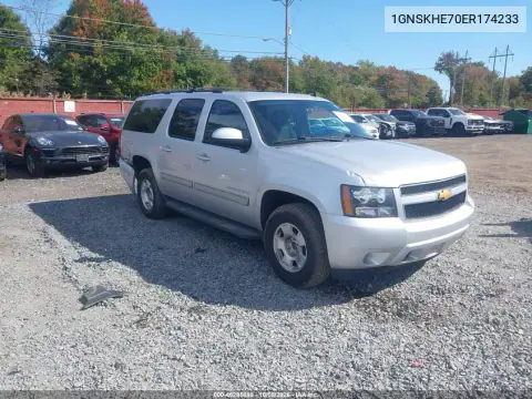 1GNSKHE70ER174233 — 2014 Chevrolet Suburban, Левая / Правая сторона, фото до ремонта